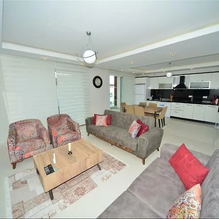 Luxurious Penthouse Sea-line Apartment Alanya
